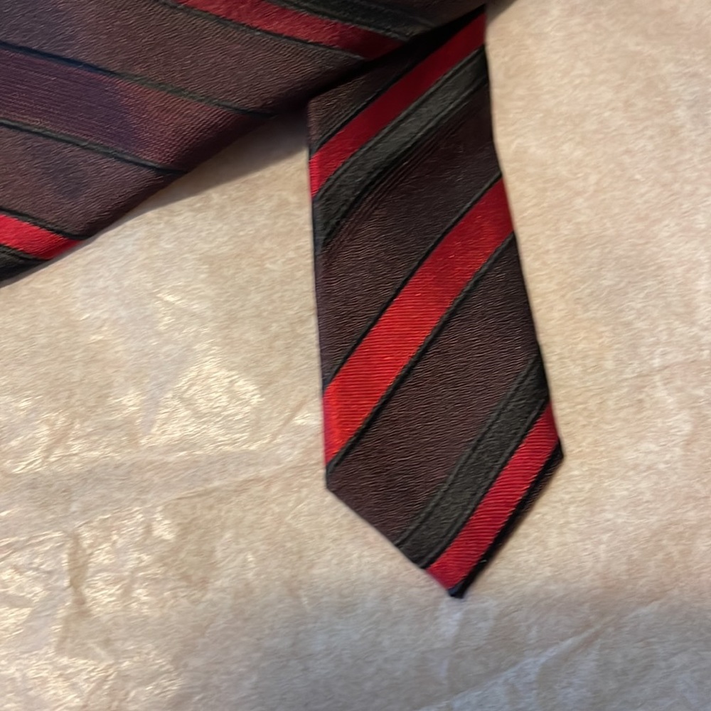 Used tie - Picture 3 of 11